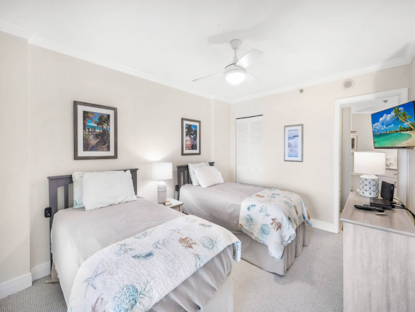 On Beach Vacation Condo Two Bedrooms in Marco Marco Island